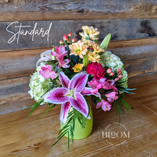 Load image into Gallery viewer, Make Mom&#39;s Day Bouquet

