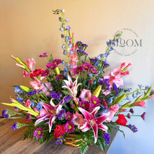 Load image into Gallery viewer, Heart's Delight Basket
